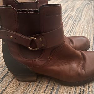 Merrill ankle boots!! Fantastic shape